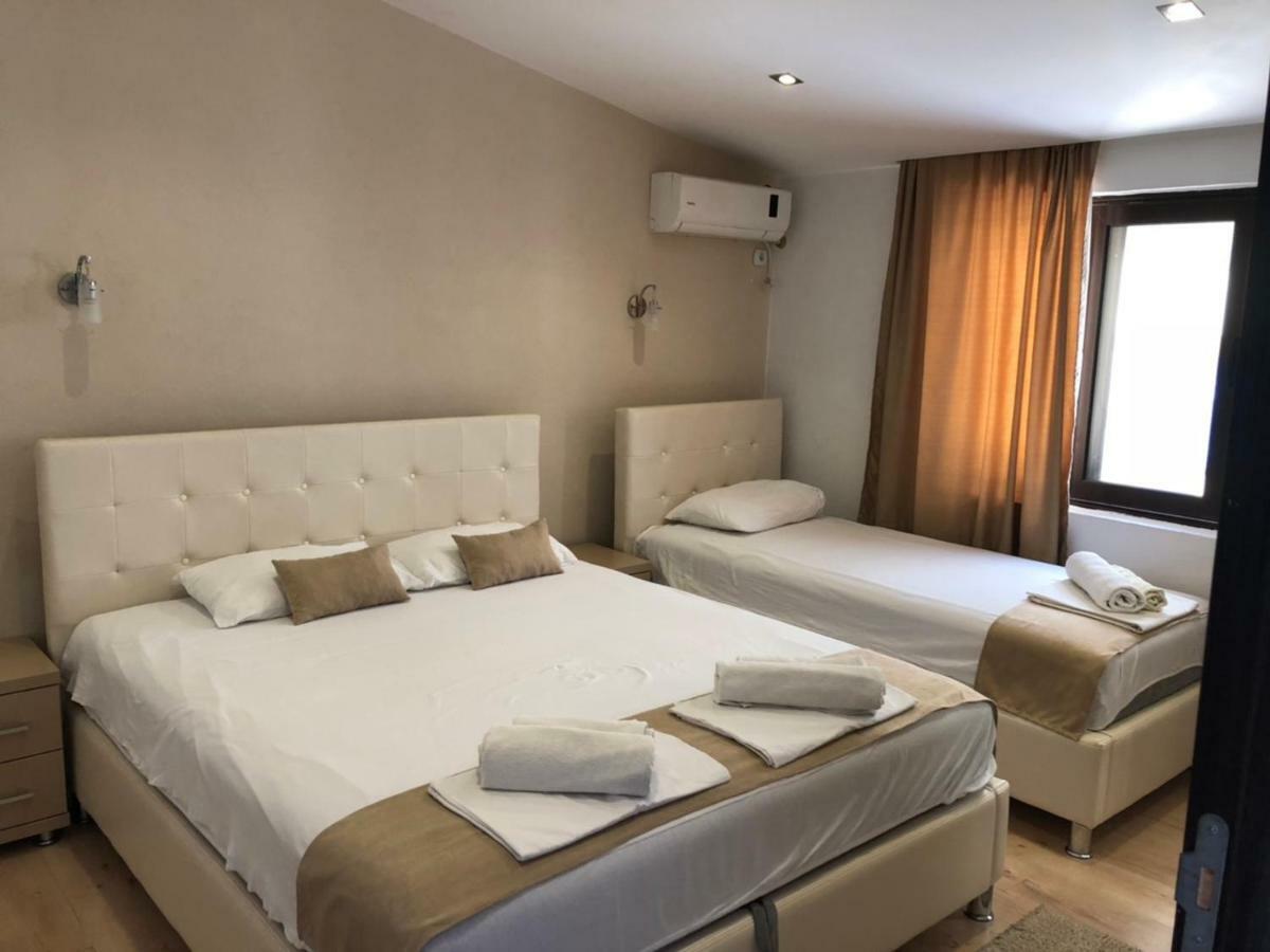 Days Inn Apartments Ulcinj Bagian luar foto